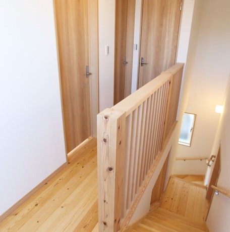 注文住宅で建てた一戸建ての廊下を細くしすぎて大失敗 家づくり暴露